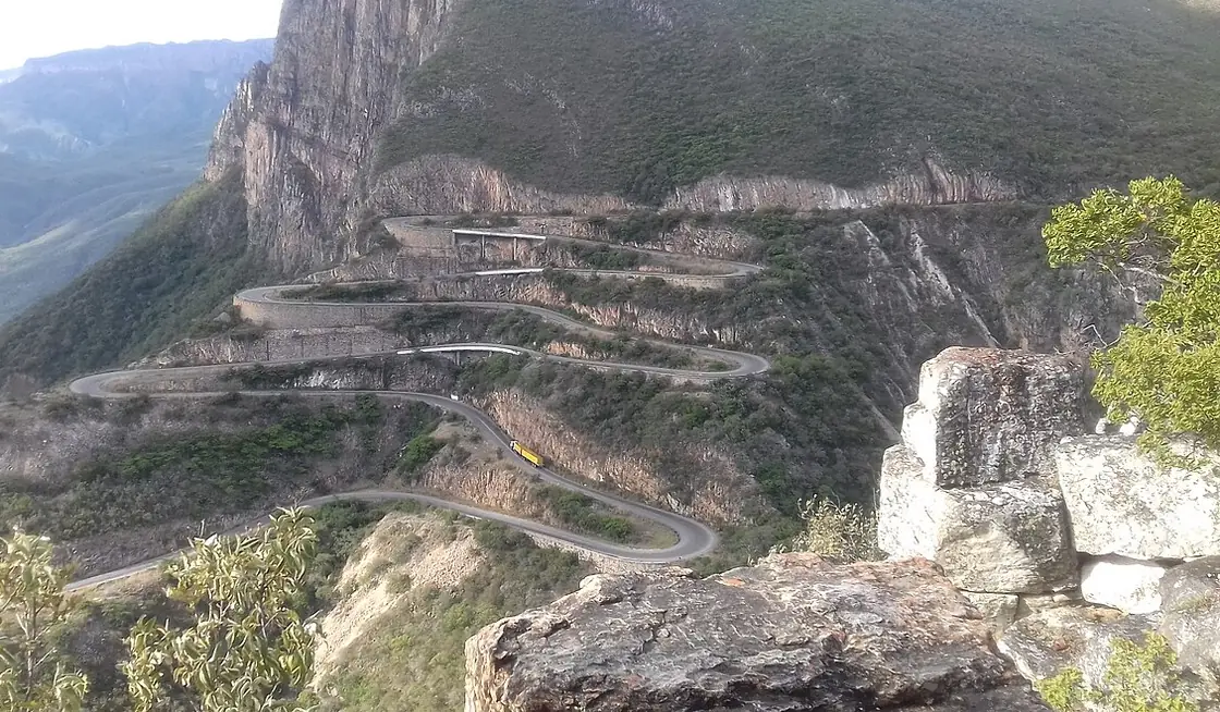 Estrada da Serra da Leba